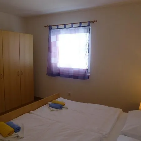 Apartment Rosmarin Omisalj