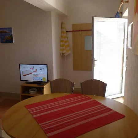 Apartment Rosmarin Omisalj