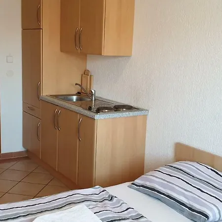 Rosmarin Apartment Omisalj
